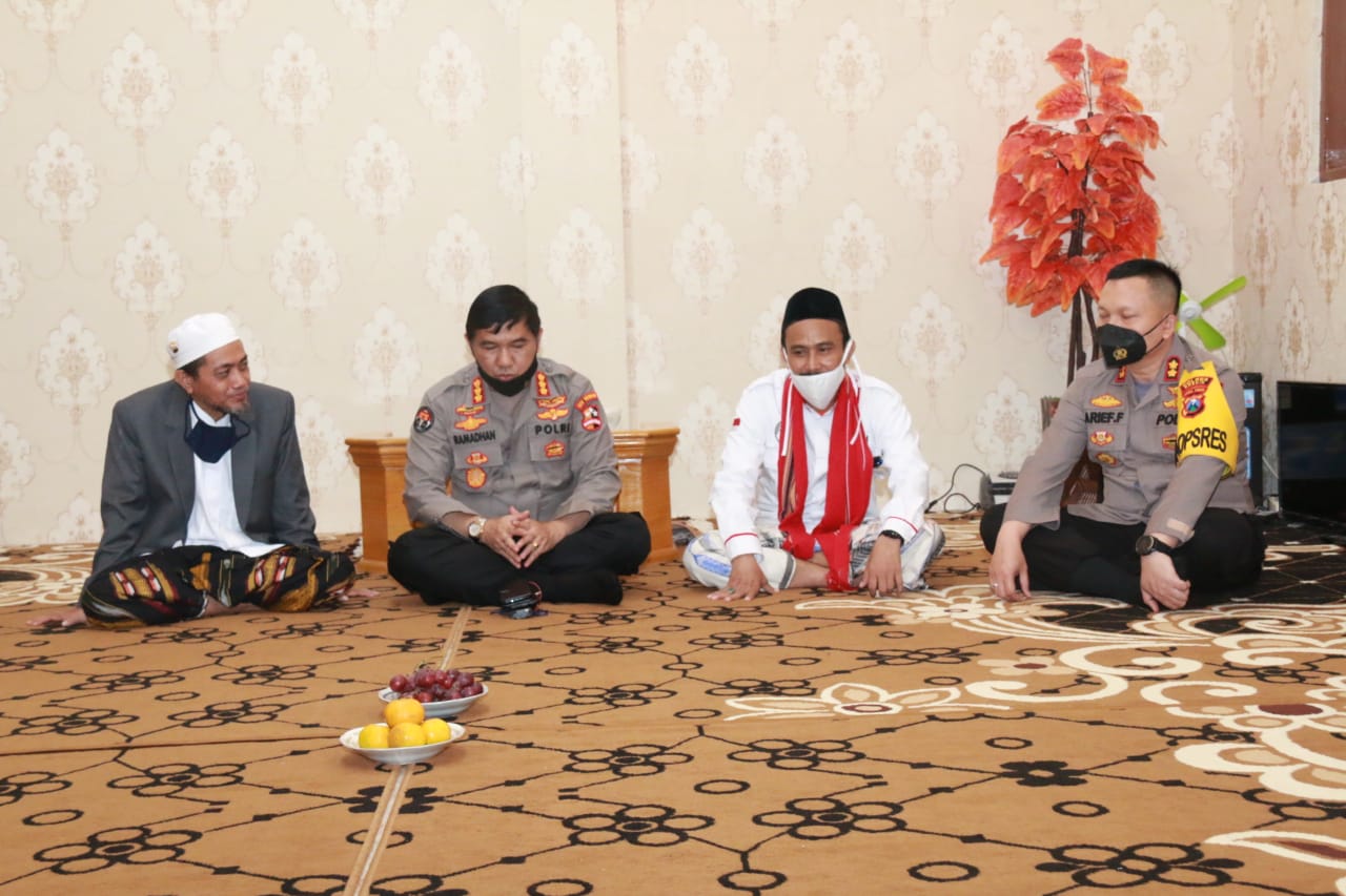 Jalin Komunikasi, Tim Divisi Humas Polri Silaturahmi ke Ponpes Ushulul Hikmah AL Ibrohimi Gresik