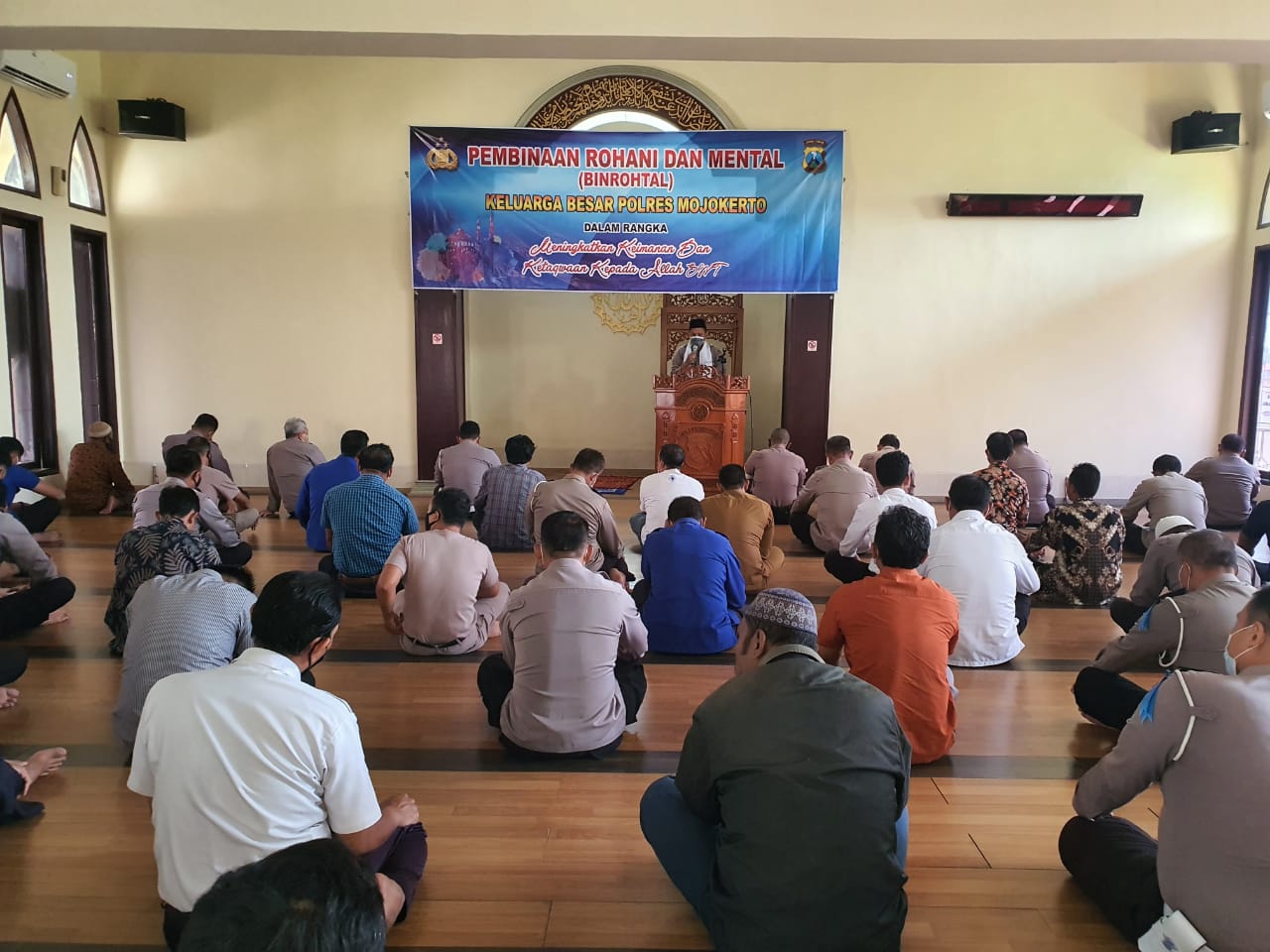 Polda Jatim dan Polres Jajaran Serentak Ngaji Kitab Kuning