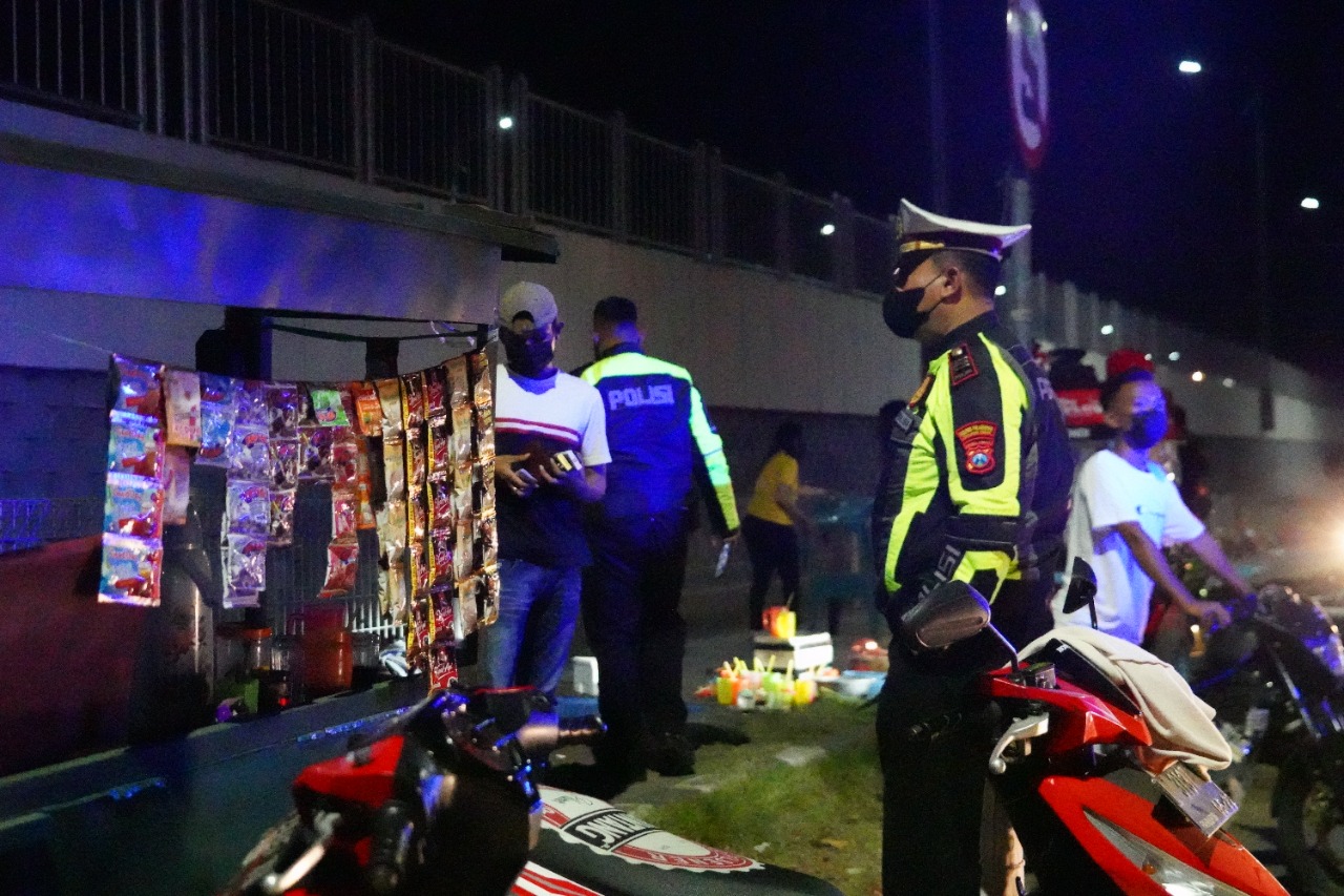 BERSAMA 3 PILAR JAGA KAMTIBMAS, POLRES TANJUNG PERAK RUTIN PATROLI KEWILAYAHAN