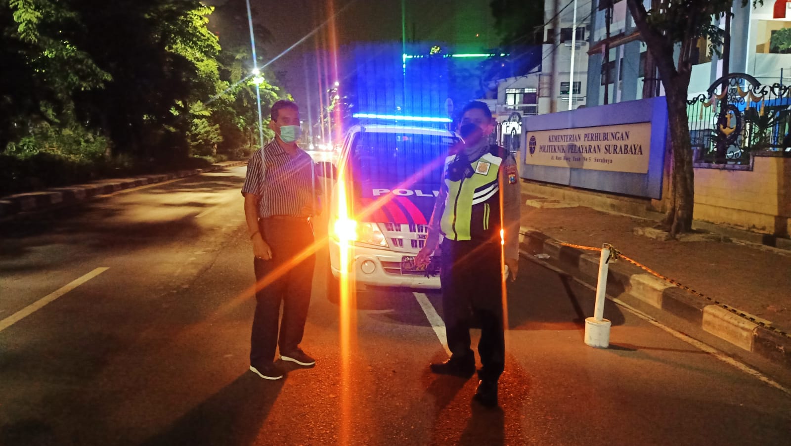 POLSEK SEMAMPIR CIPTAKAN RASA AMAN, RUTIN PATROLI BLUE LIGHT DI MALAM HARI