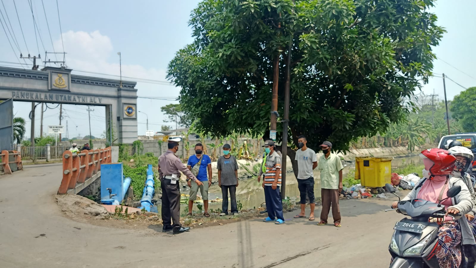 Pemantauan Debit Air Dilakukan Polsek Semampir Untuk Mengantisipasi Terjadinya Banjir