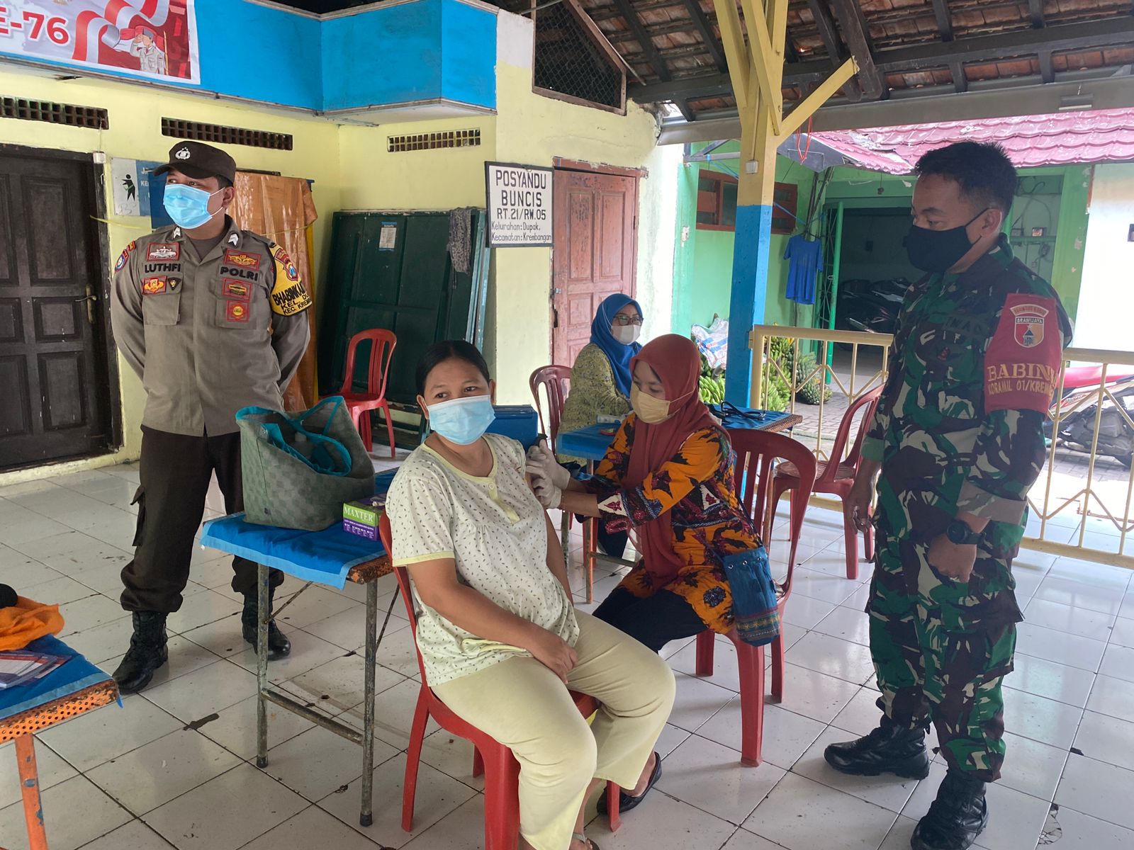 Polsek Krembangan Gelar Home Care Vaksinasi Dosis 1 dan 2 Untuk Masyarakat G adukan Timur