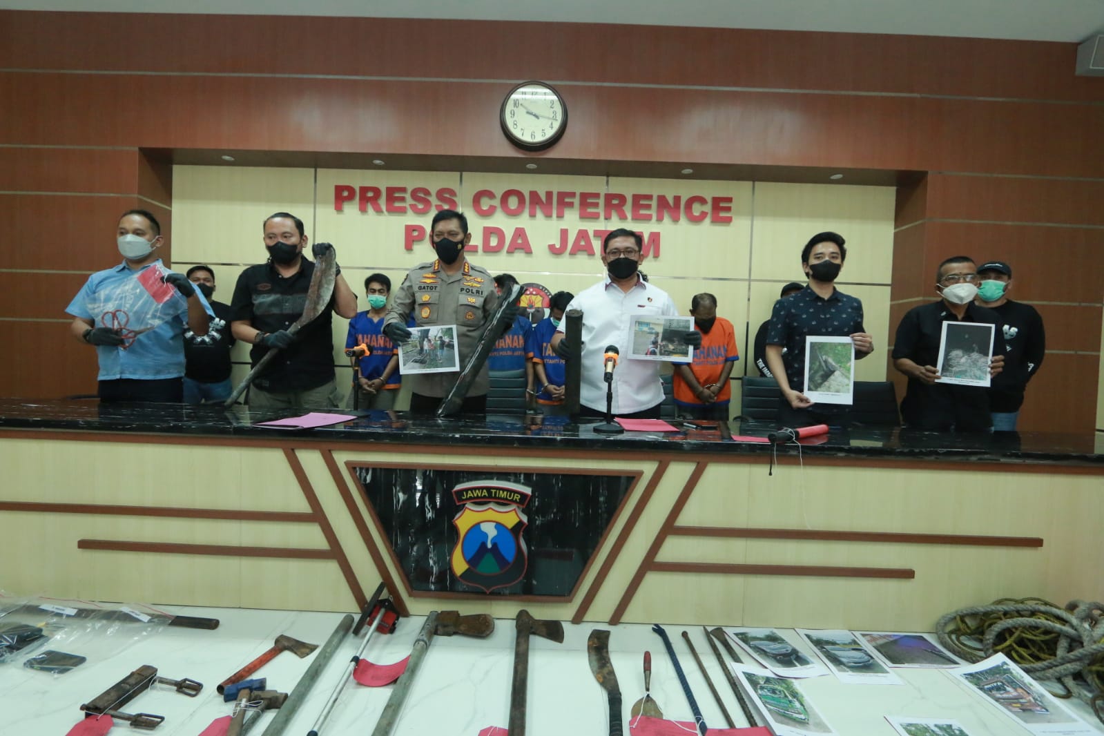 Komplotan Spesialis Pencurian Kabel Bawah Tanah Milik Telkom Dibekuk Jatanras Polda Jatim