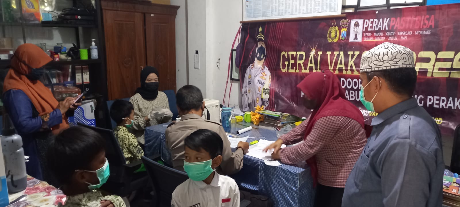 Polsek Semampir Lakukan Pengamanan Vaksinasi  Presisi, Pastikan Kegiatan Berjalan Lancar