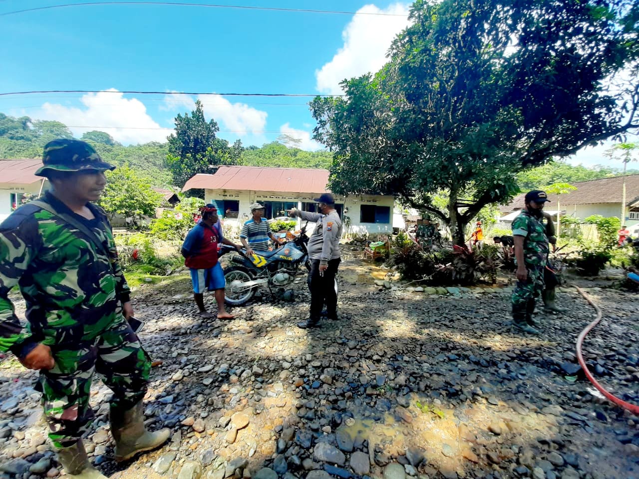 Polresta Banyuwangi dan Stake Holder  Gerak Cepat Bantu Warga Terdampak Banjir