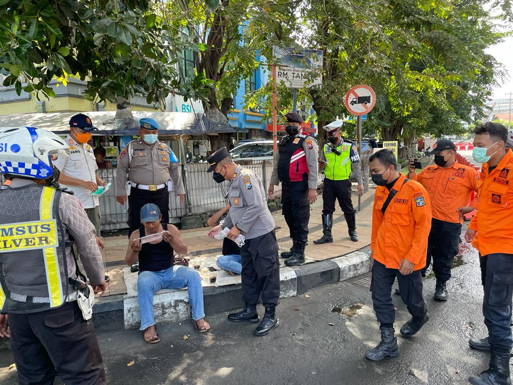 Polres Pelabuhan Tanjung Perak Gelar Operasi Yustisi Tegakkan Protokol Kesehatan dan Cipta Harkamtibmas di Wilayah Perak