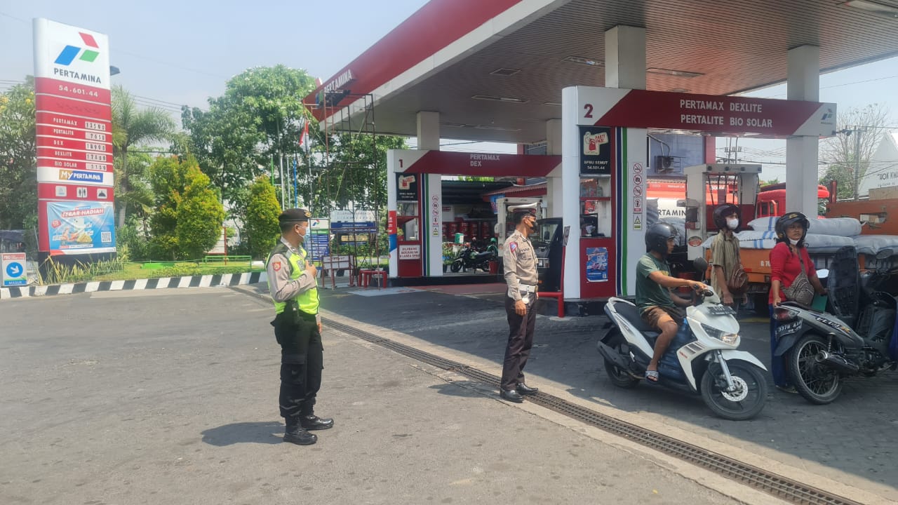 Polsek Pabean Cantikan Sampaikan Himbauan Waspada 3C di SPBU