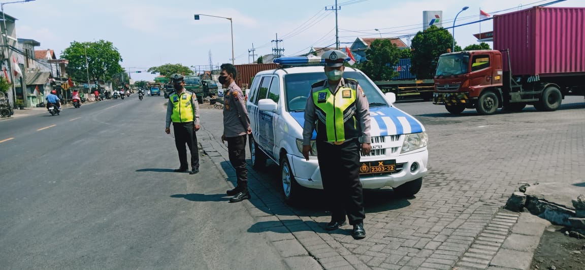 Polsek Krembangan Laksanakan Patroli di Seputaran Jalan Kalianak, Antisipasi Adanya Tindak 3C