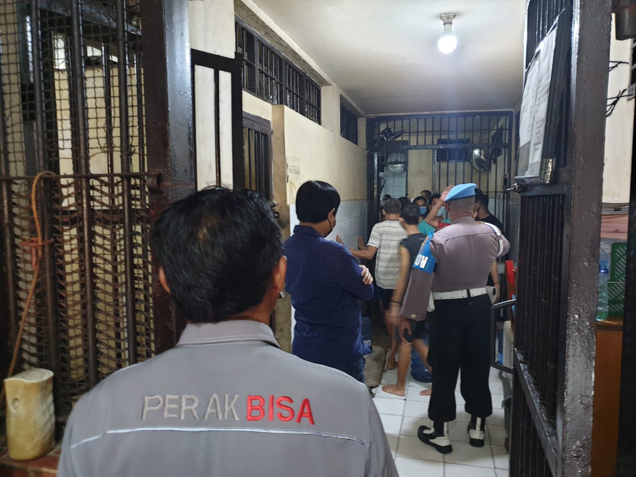 Polres Pelabuhan Tnajung Perak Lakukan Pengecekan Ruang Tahanan, Cegah Penyelundupan Barang Terlarang