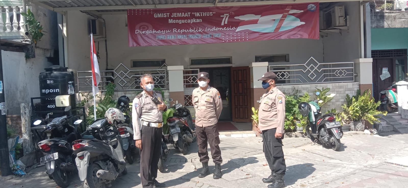 Jaga Kondusifitas Selama Ibadah Berlangsung, Polsek Krembangan Laksanakan Pengamanan di Gereja