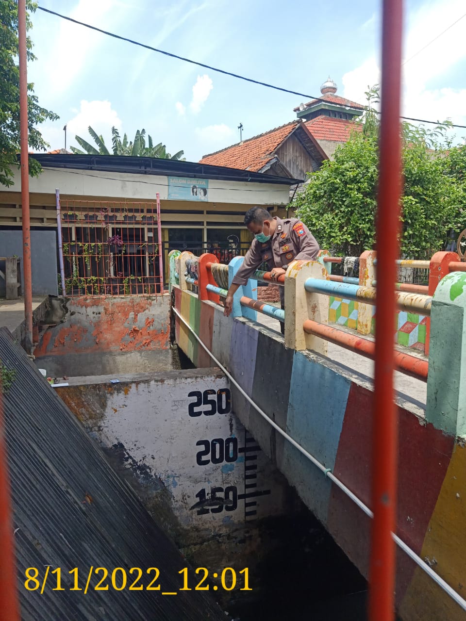 Polsek Krembangan Laksanakan Pemantauan Pompa Air Dupak, Terpantau Debit Air Dalam Batas Normal