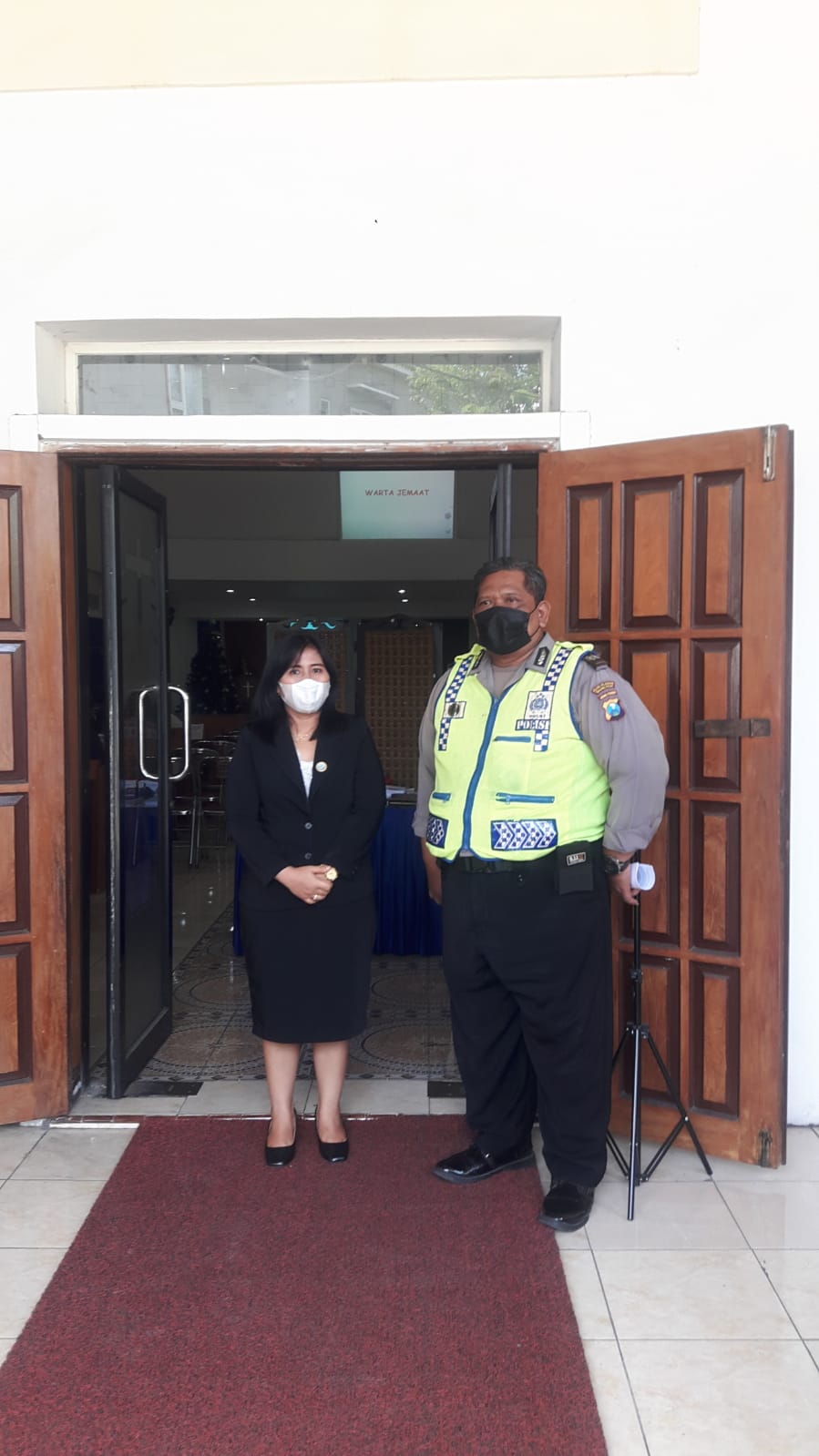 Polsek Krembangan Lakukan Pengamanan Ibadah Minggu di Gereja, Pastikan Berjalan Aman dan Kondusif