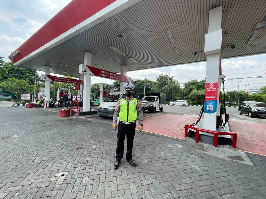 Polsek Pabean Cantikan Lakukan Patroli Antisipasi 3C di SPBU, Ingatkan Masyarakat Untuk Selalu Waspada