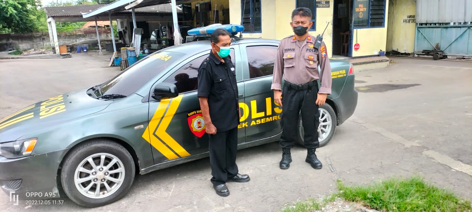 Personil Polsek Asemrowo Laksanakan Patroli Harkamtibmas di Pergudangan Margomulyo, Antisipasi 3C