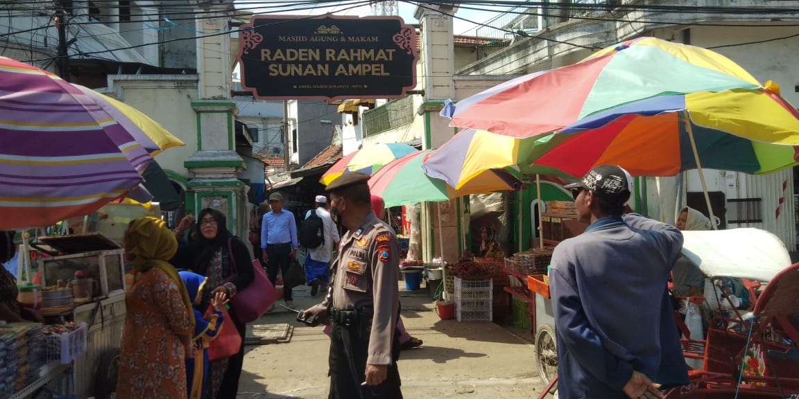 Polsek Semampir Lakukan Patroli Serta Pemantauan Suasana Tempat Wisata Religi Ampel