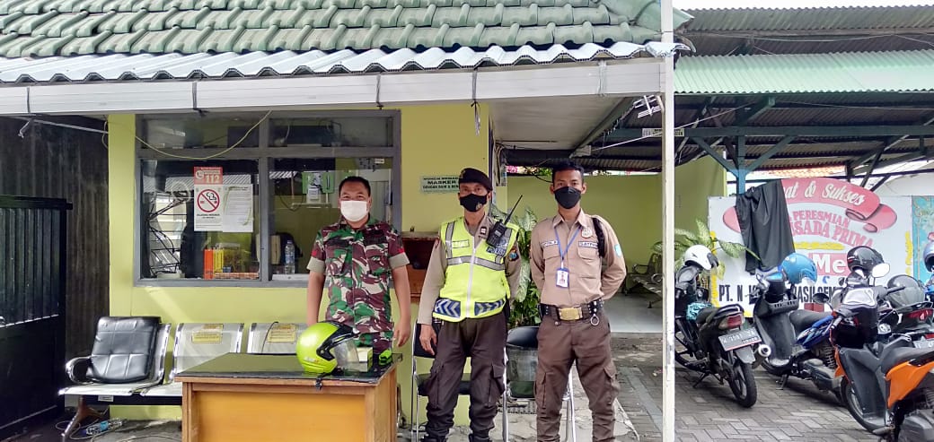 Anggota Polsek Semampir Lakukan Patroli Keamanan di Rumah Sakit, Antisipasi Adanya Tindak Kejahatan