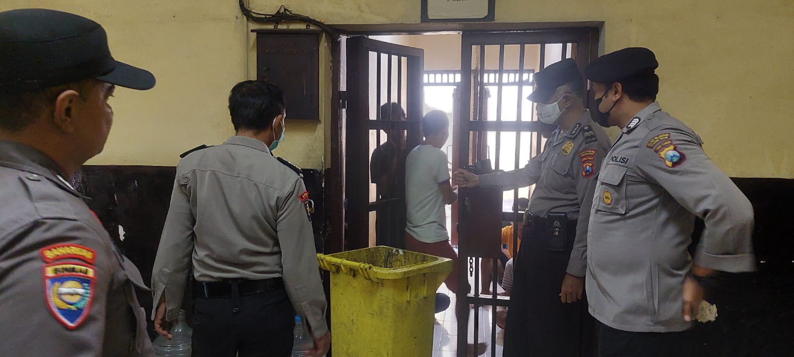 Polsek Pabean Cantikan Laksanakan Pengecekan di Ruang Tahanan, Waspada Adanya Barang Terlarang Masuk