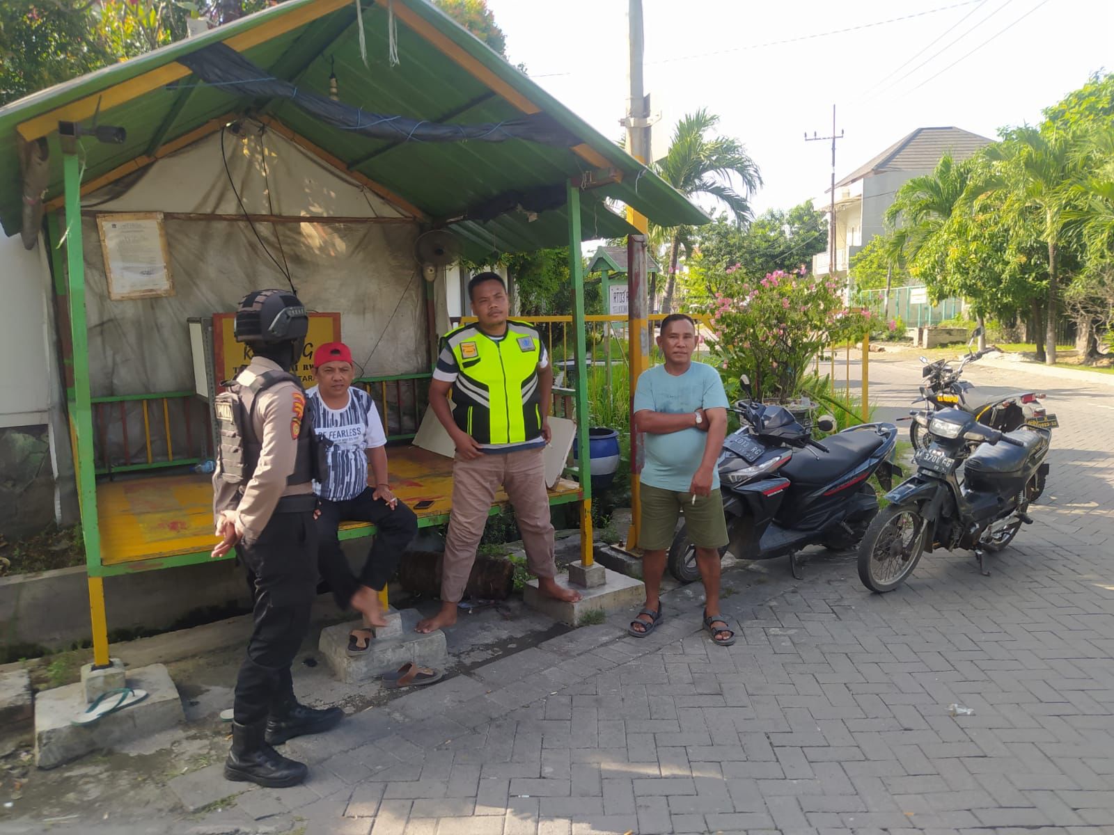 Polres Pelabuhan Tanjung Perak Laksanakan Patroli DIalogis, Pastikan Situasi Aman Terkendali