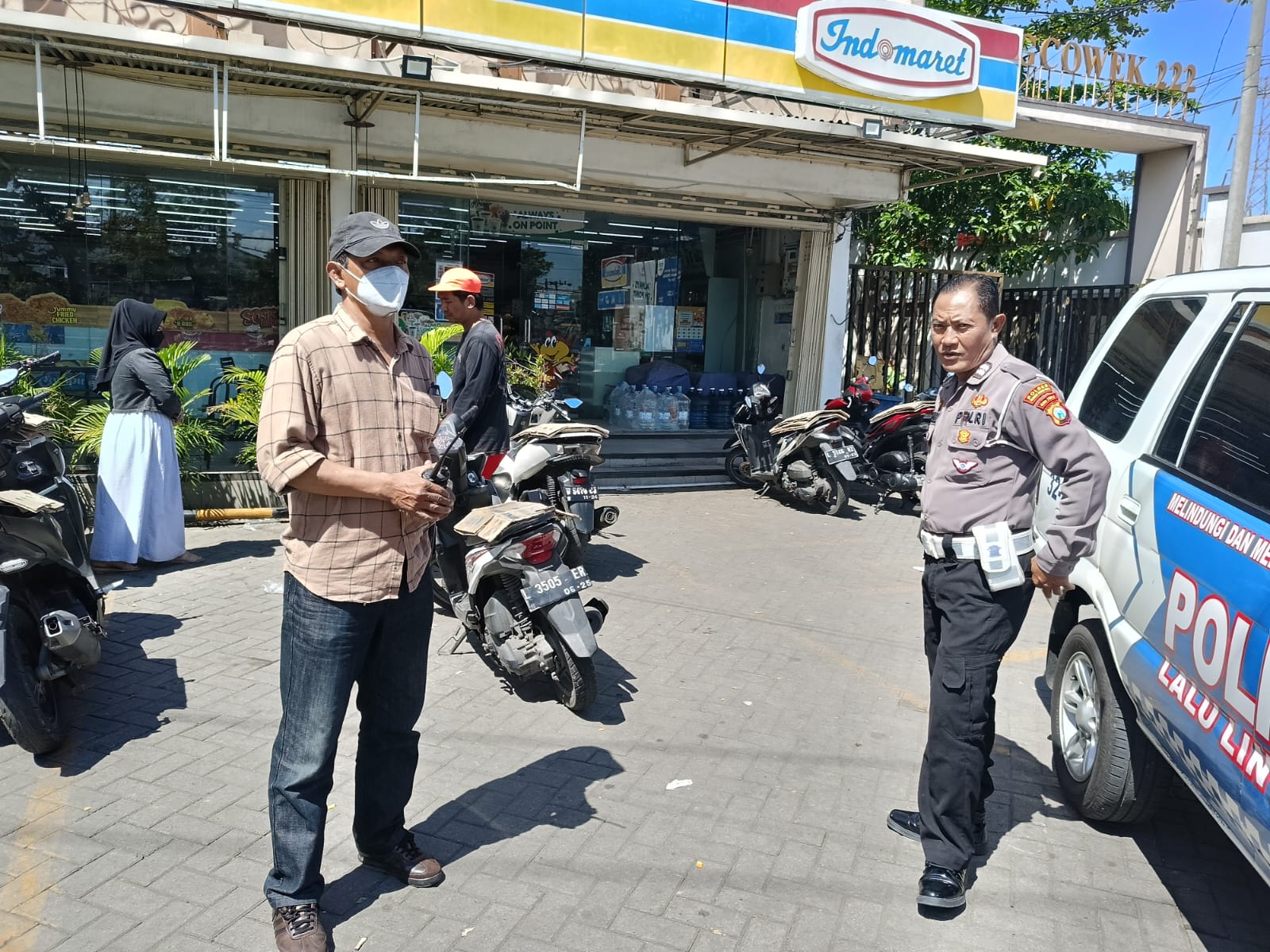 Polsek Kenjeran Pantau Situasi di Sekitar Minimarket, Waspada Adanya Tindak Kerawanan 3C