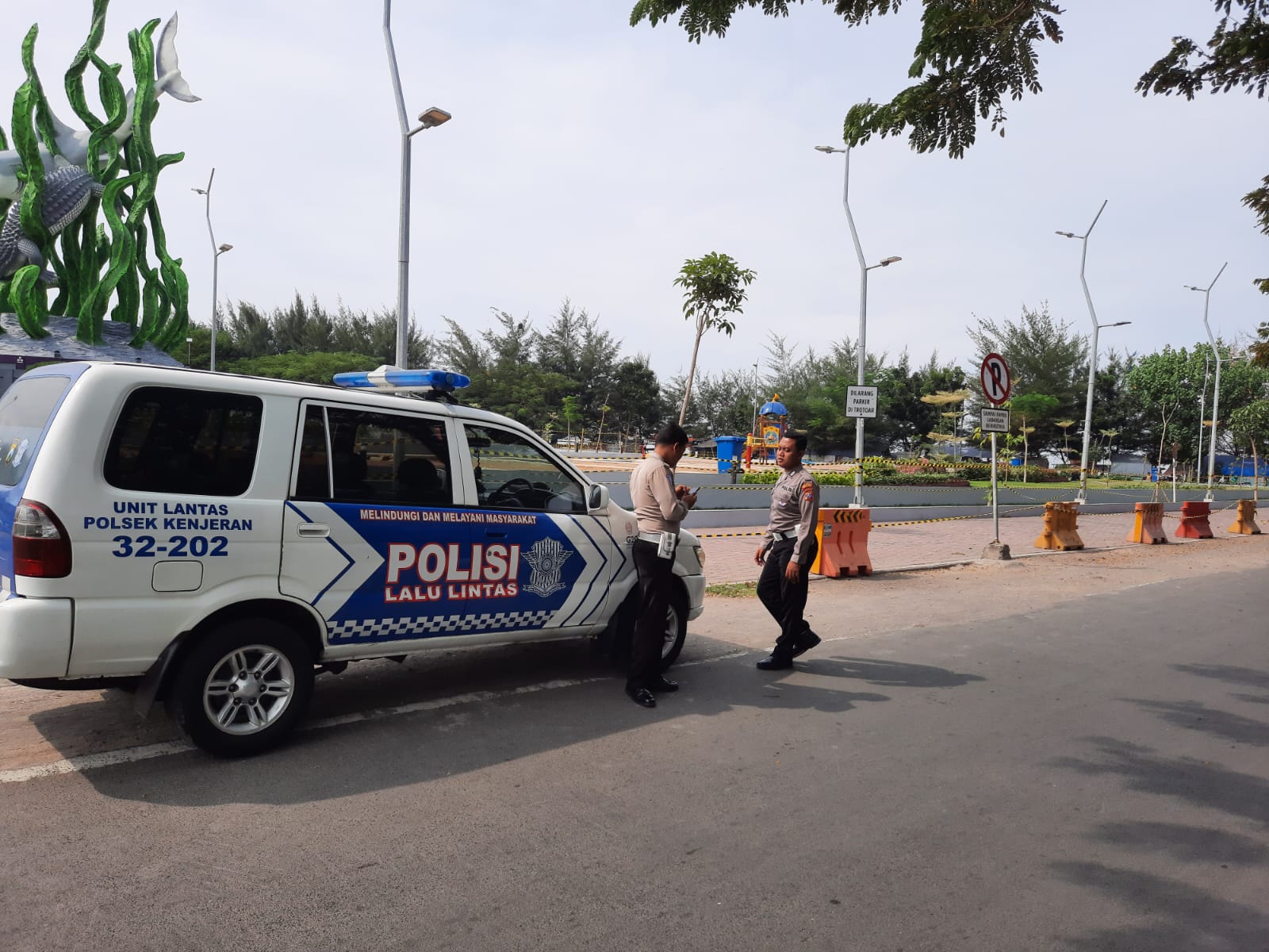 Polsek Kenjeran Laksanakan Patroli Keamanan Antisipasi Kerawanan 3 Cepu di Jalan Taman Suroboyo