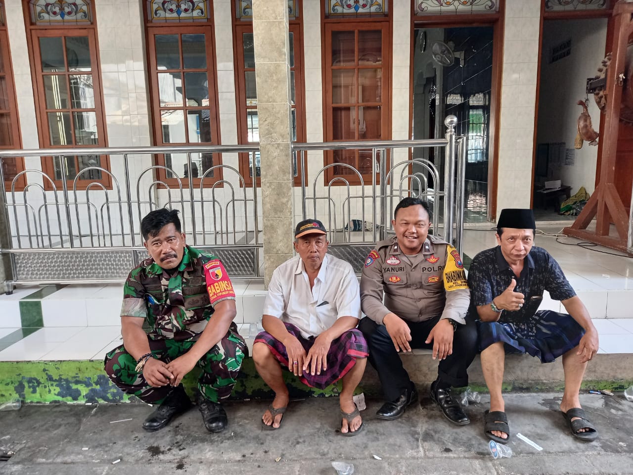 Polsek Pabean Cantikan Laksanakan Sambang dan Sampaikan Himbauan Cegah Radikalisme