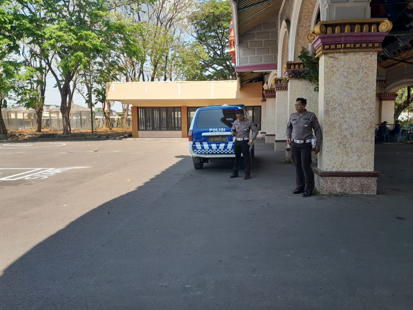 Polsek Kenjeran Antisipasi Gangguan Kamtibmas dan 3C Melalui Patroli Tempat Wisata Kenpark
