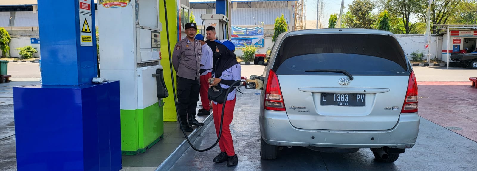 Polsek Asemrowo Melaksanakan Patroli Pemantauan SPBU Margomulyo, Situasi Terpantau Aman Kondusif