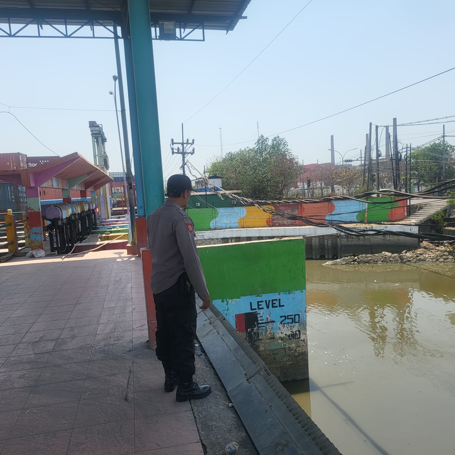 Polsek Asemrowo Laksanakan Patroli Pemantauan Debit Air Sungai Balong, Antisipasi Kenaikan dan Potensi Banjir