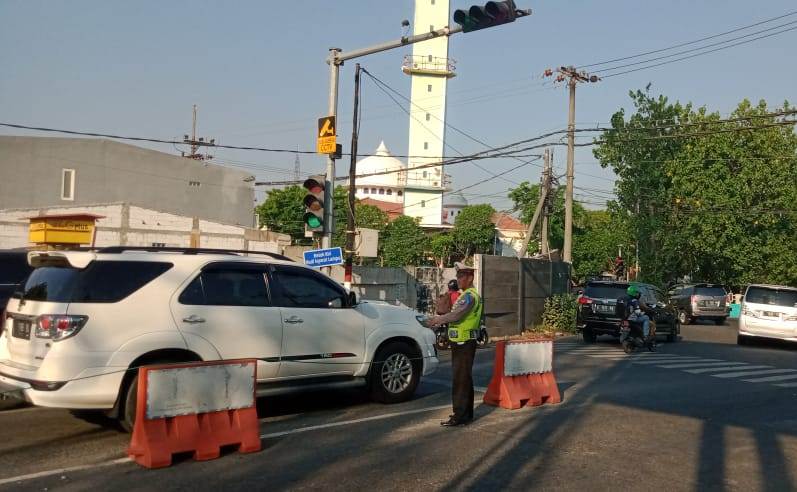 Polsek Krembangan Laksanakan Pengecekan Rutin Tahanan Usai Apel Pagi